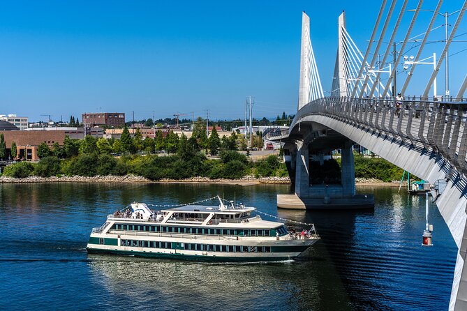 2-hour Brunch Cruise on Willamette River - A brunch cruise that makes Portland easy