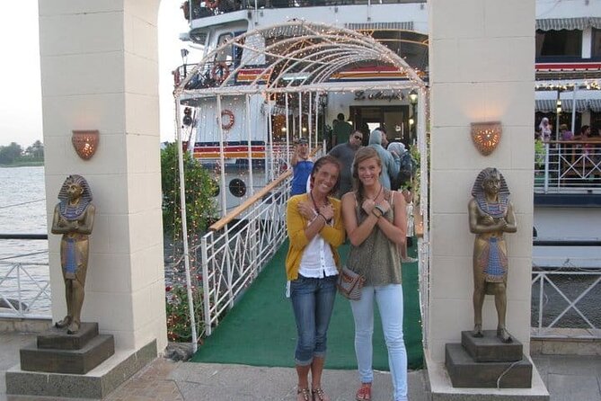 2 Hour Cairo Dinner Cruise on Nile river with live band - Live music, folklore, and belly dancing