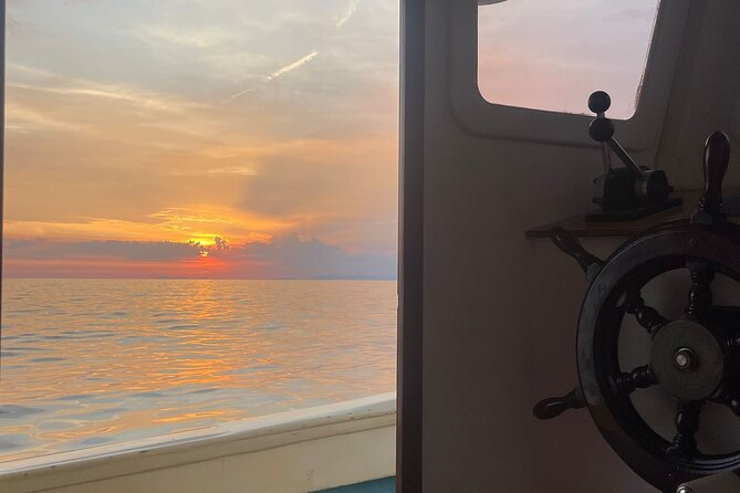 2-Hour Sorrento Coast Sunset Cruise with Dinner Experience - Why a sunset boat ride works so well in Sorrento