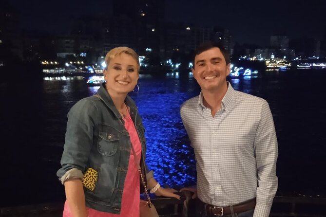 2-hours night dinner cruise show : Eat , Dance and Sing - Who should book this dinner cruise?