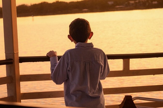 3 Hour Indian River Queen Cruise with Dinner - Live music and the mood on board
