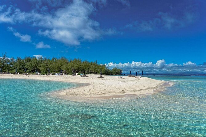 3 North Islands Catamaran Cruise with Lunch & Drinks on island. - Key points at a glance