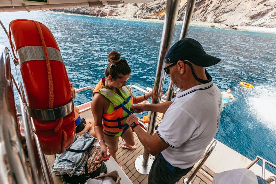 Adeje: Whale and Dolphin Watching Cruise with Lunch and Swim - Should You Book the Royal Delfín Cruise?