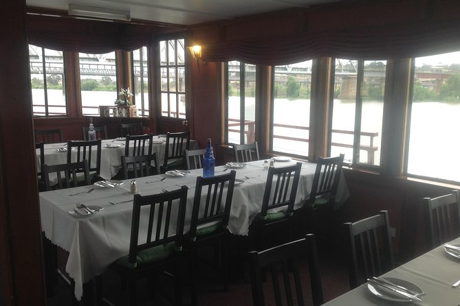 Adelaide Hills Tour with River Murray Lunch Cruise - The guides make a real difference