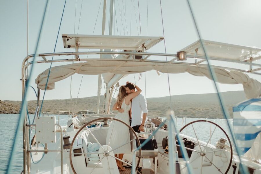 Agios Nikolaos: Mirabello Bay Sailing Cruise with Meal - Crew, group size, and atmosphere