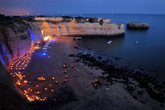 Albufeira: 6-Hour Sunset Dinner Catamaran Cruise with Open Bar - What dinner is really like