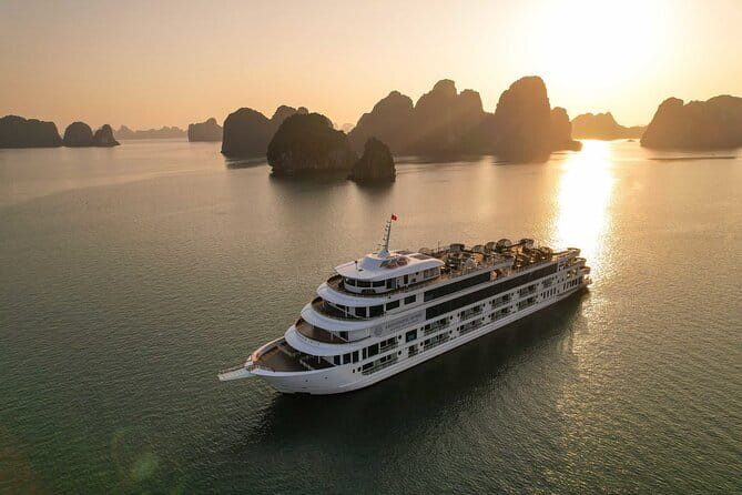 Ambassador Dinner Cruise with Live Music, Firework and Luxe - Key points to know before you book