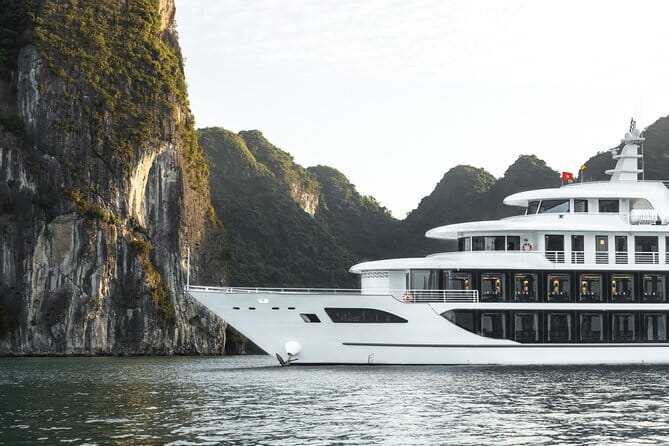 Ambassador Dinner Cruise with Live Music, Firework and Luxe - Music, dancing, and the fourth-floor sundeck