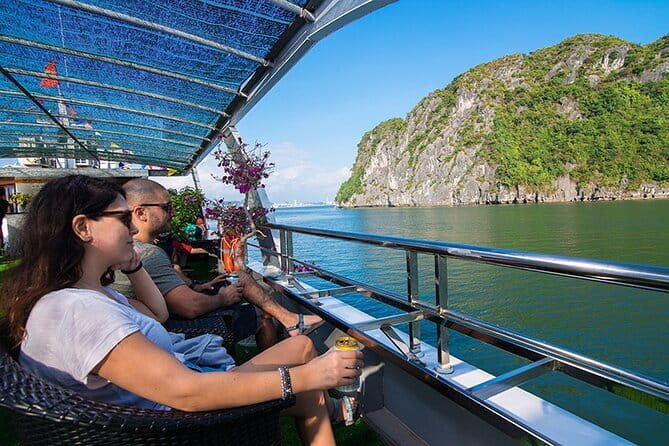Ambassador Dinner Cruise with Live Music, Firework and Luxe - Who will enjoy this Halong evening
