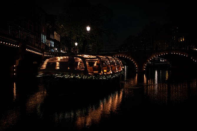 Amsterdam 2-Hour Evening Cruise With Live Guide and Bar - Skinny Bridge and the best photo moments