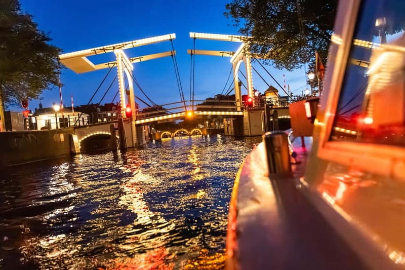 Amsterdam: Evening Cruise with Optional Wine and Snacks - Comfort, weather, and family use