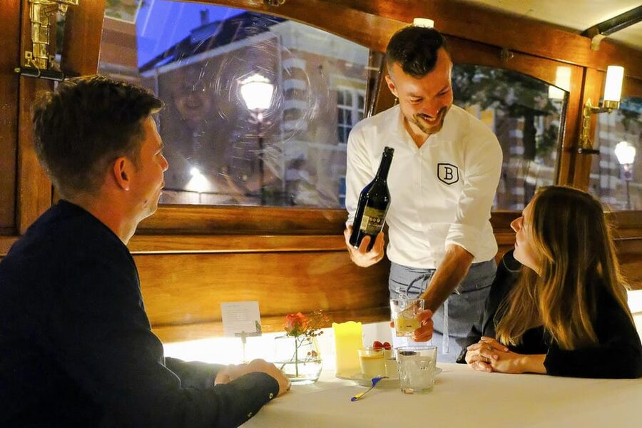 Amsterdam: Luxury Saloon Boat Cruise with 3-Course Dinner - Starting at Zwanenburgwal 20