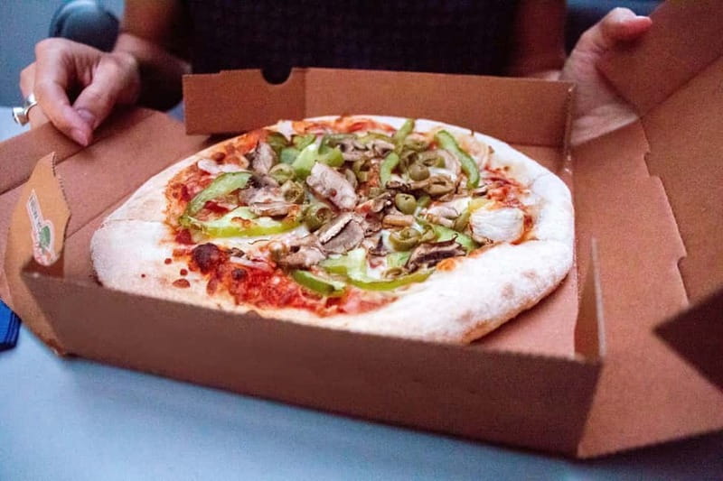 Amsterdam: Original Pizza Dinner Cruise + Unlimited Drinks - A Dinner Cruise That Gets the Basics Right