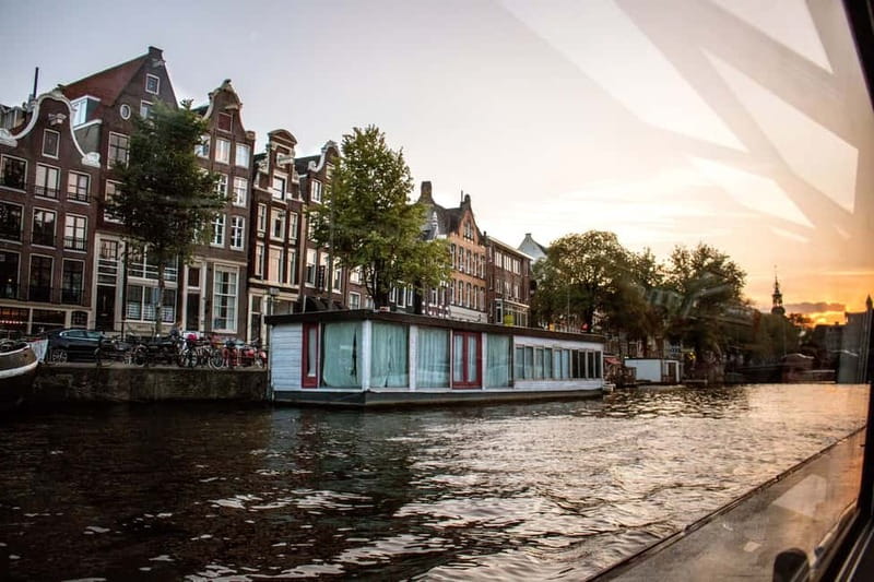 Amsterdam: Original Pizza Dinner Cruise + Unlimited Drinks - Seating, Groups, and Who Will Enjoy It