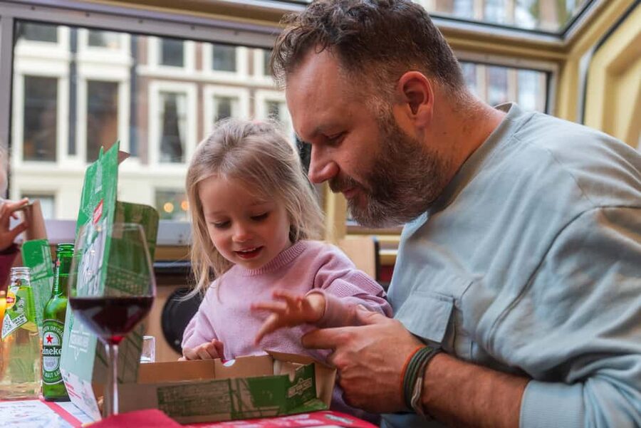Amsterdam: Original Pizza Dinner Cruise + Unlimited Drinks - From Damrak to Brouwersgracht