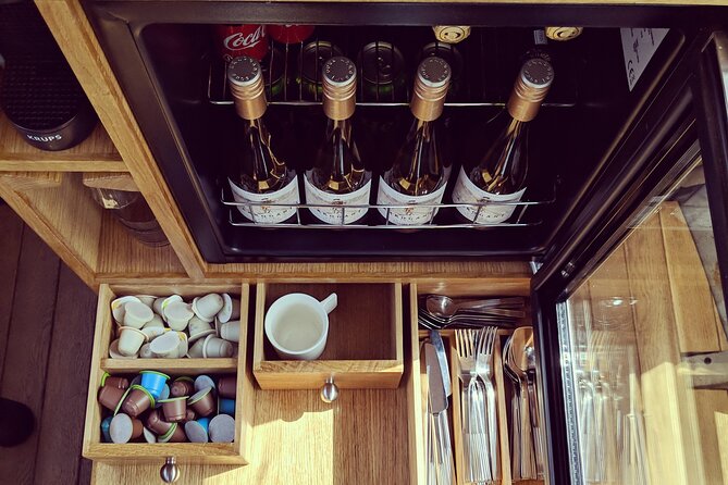 Amsterdam Private Dinner Cruise incl Drinks & 2-course Dinner 2hr - Seeing Amsterdam from the Anne Frank House to the Houseboat Museum