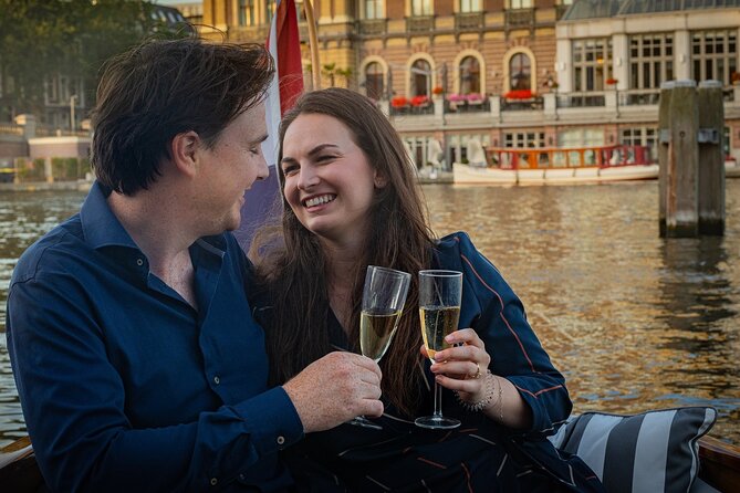 Amsterdam Private Dinner Cruise incl Drinks & 2-course Dinner 2hr - Who will enjoy this cruise most?