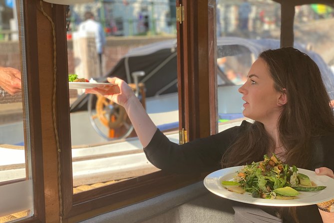 Amsterdam Private Dinner Cruise incl Drinks & 2-course Dinner 2hr - How the two-hour evening works