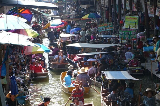 Ancient City & Temples of Ayutthaya ( UNESCO ) by River Cruise with Buffet Lunch - Buffet lunch on the Chao Phraya River