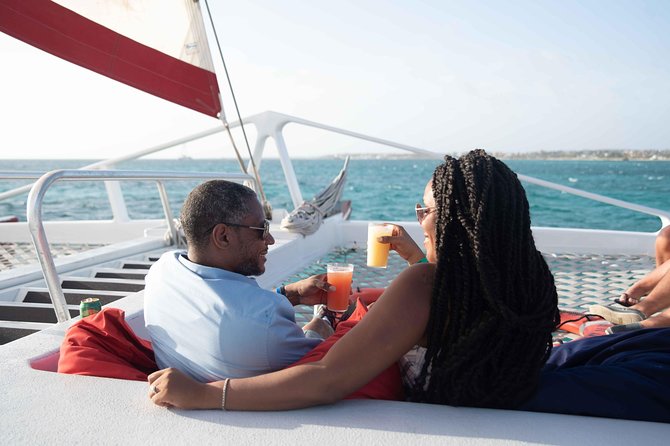 Aruba Sunset Sail Dinner Cruise with Open Bar by Catamaran - An open bar that keeps the evening easy
