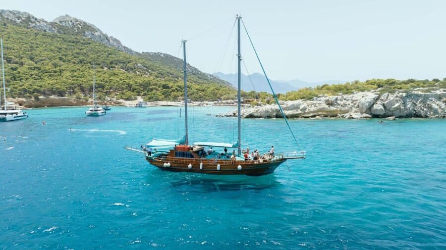 Athens: Agistri, Metopi & Aegina Cruise with Meals & Drinks - Aegina: pistachios, cafés, and ancient remains