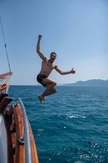 Athens: Agistri, Moni, and Aegina Cruise with Lunch & Drinks - Moni is the day’s best water stop