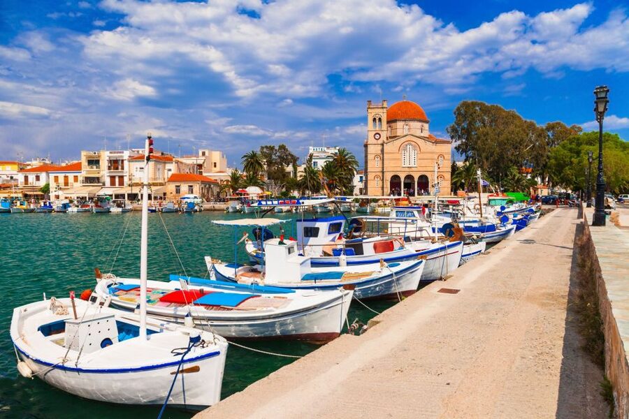 Athens: Full-Day Island Hopping Cruise with Lunch & Transfer - What the crew and boat add to the day