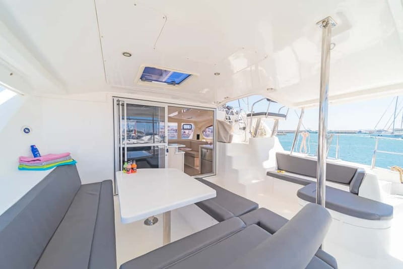 Athens: Half-Day Sunset Catamaran Cruise with Meal & Drinks - Wine, beer, water, and the limits of the drinks package