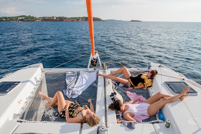 Athens Private Full day Catamaran cruise with meal & drinks - Leaving from Alimos Marina