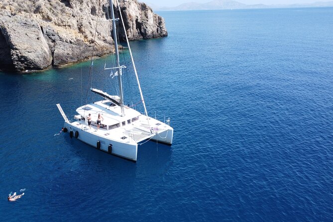 Athens Private Half day Catamaran cruise with meal & drinks - Nisís Idhroúsa: the longest stretch in the water