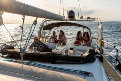 Athens Riviera: Private daily sailing cruise with lunch