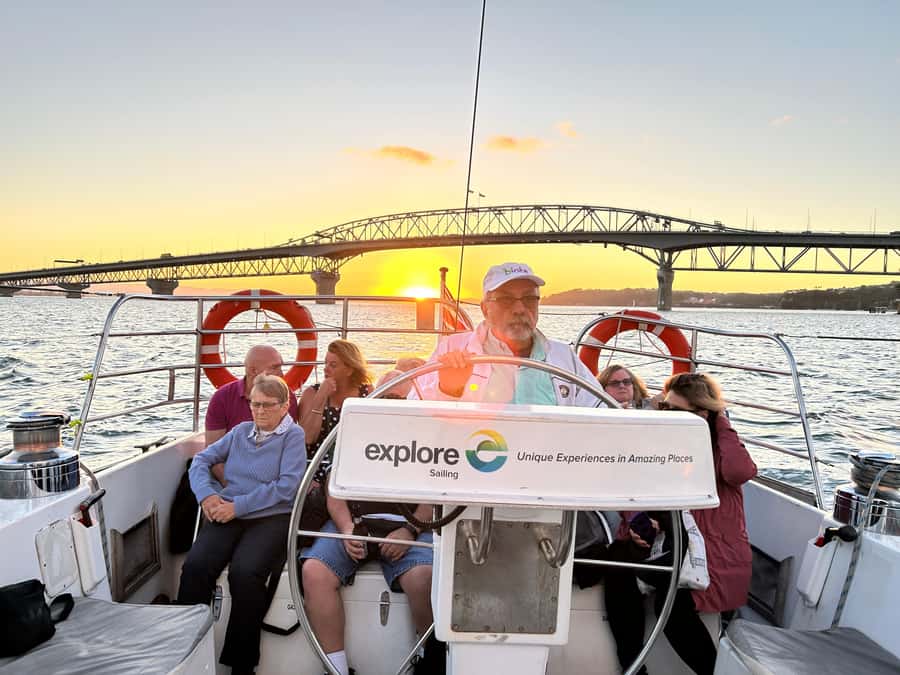 Auckland: Harbour Sailing Cruise with 3-Course Dinner - Sailing Waitematā Harbour under full sail