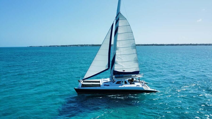 Bahamas: Swimming Pigs & Snorkeling Cruise with Lunch & Rum - Key points at a glance