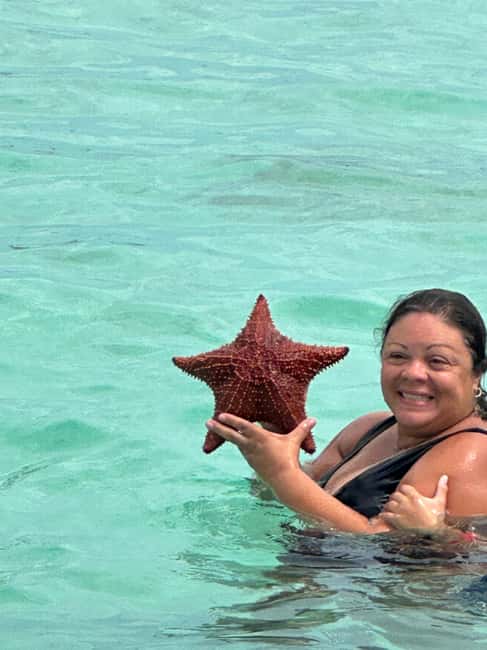 Bahamas: Swimming Pigs & Snorkeling Cruise with Lunch & Rum - Swimming with pigs after the first cruise