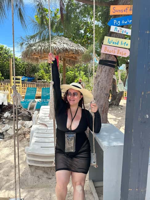 Bahamas: Swimming Pigs & Snorkeling Cruise with Lunch & Rum - Lunch during the long island cruise