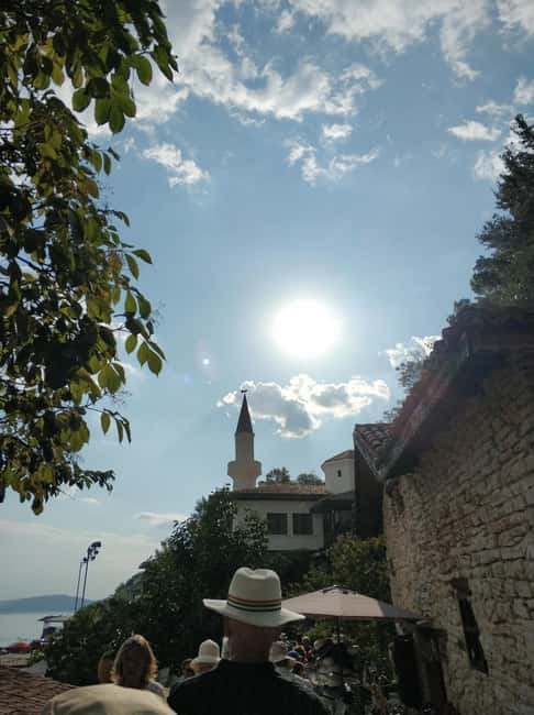Balchik: 4-Hour Black Sea Cruise With Lunch and Drinks - Barbecue lunch served at anchor