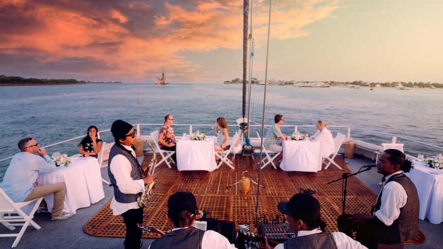 Bali/Benoa: 5-Course Romantic Evening Cruise With Live Music - Music that stays part of the conversation