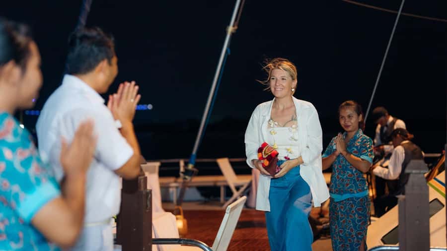 Bali/Benoa: 5-Course Romantic Evening Cruise With Live Music - Practical advice for a smoother evening