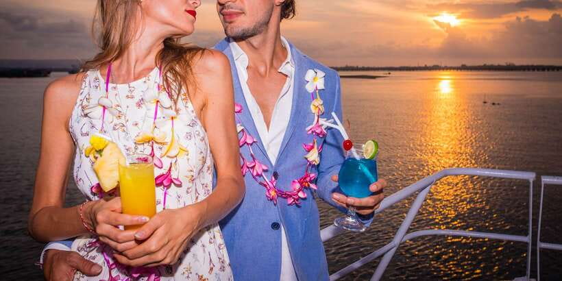 Bali/Benoa: Sunset Dinner Cruise with Show and Live Music - Benoa Bay and the first 45 minutes on the water
