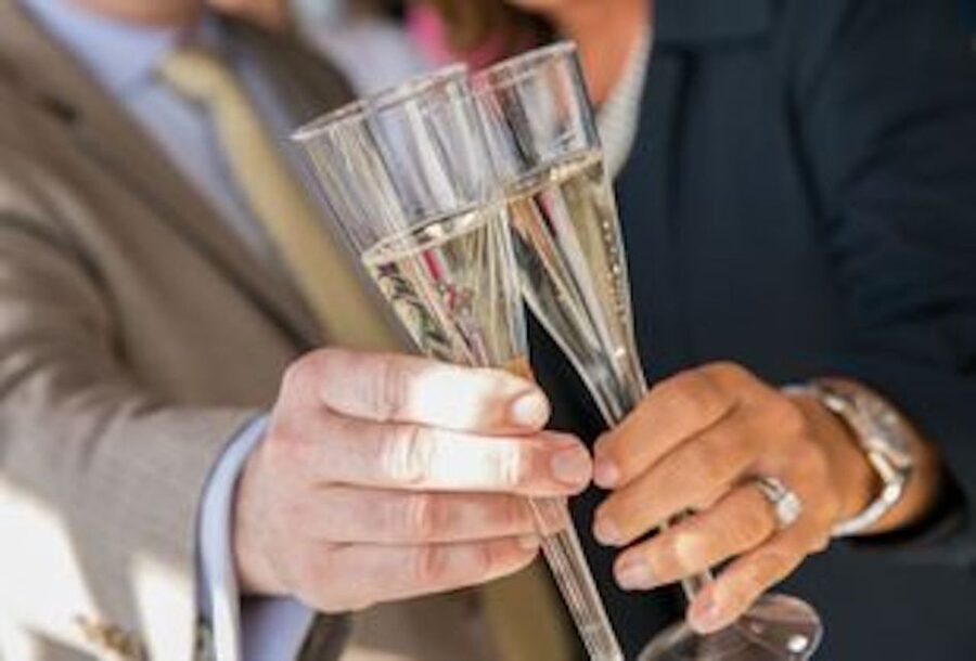 Baltimore: Christmas Day Gourmet Brunch or Dinner Cruise - A Christmas meal with Baltimore moving past the windows