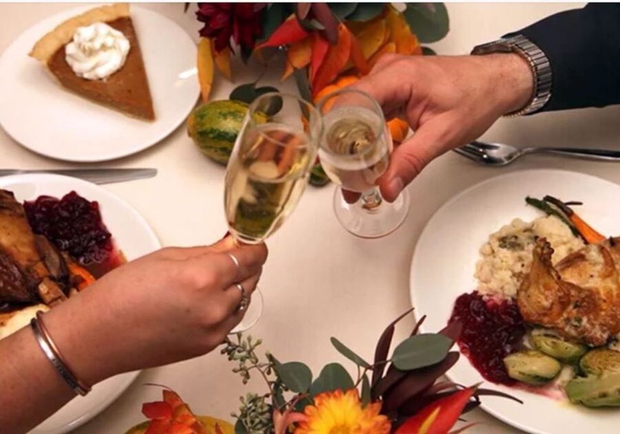 Baltimore: Christmas Day Gourmet Brunch or Dinner Cruise - Private tables and group planning