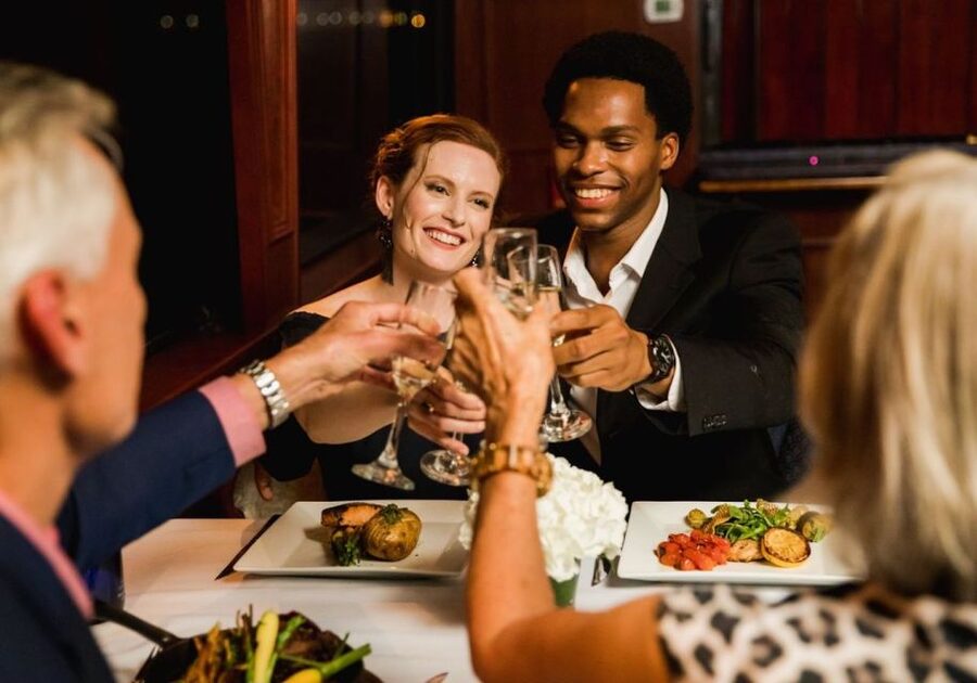 Baltimore: Christmas Eve Gourmet Brunch or Dinner Cruise - What Christmas Eve Looks Like on the Patapsco River