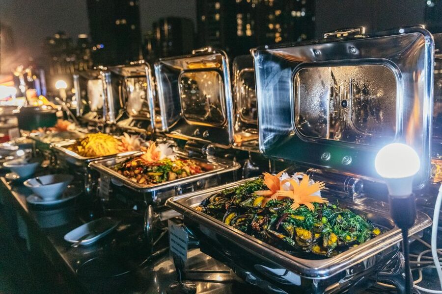 Bangkok: Alangka Luxury Buffet Dinner Cruise With Live Music - Practical tips for a smoother evening