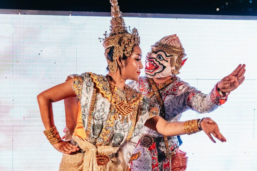 Bangkok: Alangka Luxury Buffet Dinner Cruise With Live Music - Should you book the Alangka cruise?