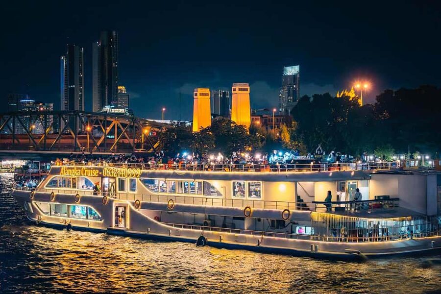 Bangkok: Alangka Luxury Cruise with Buffet and Live Music - Key points to know before booking