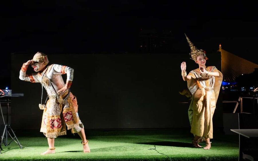Bangkok: Alangka Luxury Cruise with Buffet and Live Music - What to expect from the international buffet