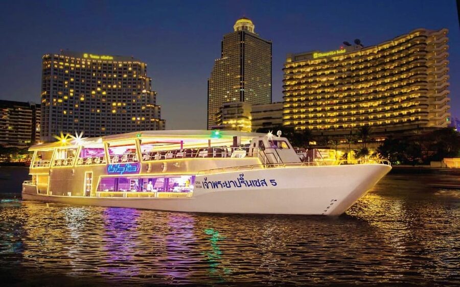 Bangkok: Chao Phraya Princess Dinner Cruise - Rama VIII Bridge gives the cruise its grandest view