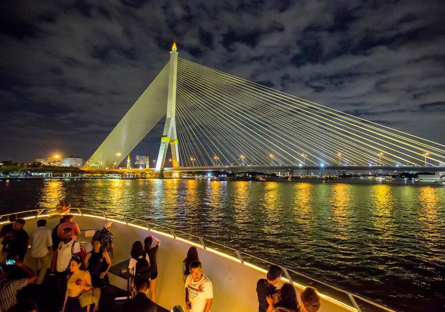 Bangkok: Chao Phraya Princess Dinner Cruise Ticket - What this Bangkok river cruise is really like