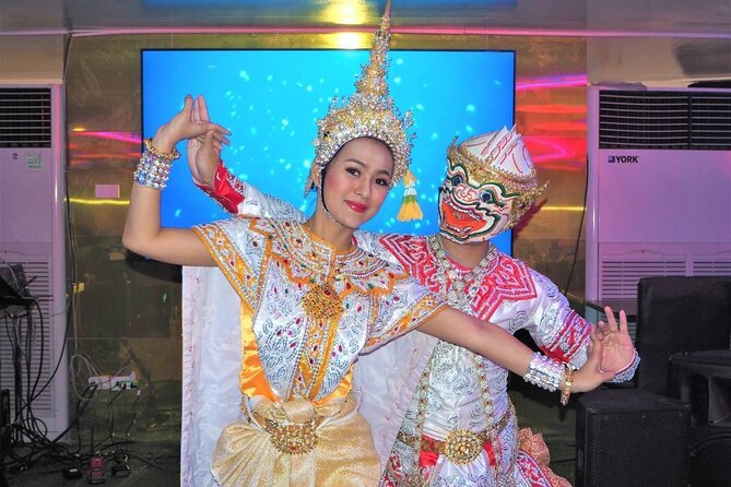 Bangkok Dinner Cruise with Intl Buffet, Live Music & Hotel Pickup - Reading the Chao Phraya route from the water