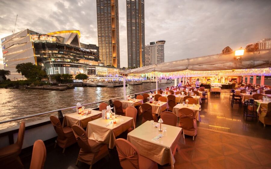 Bangkok: Grand Chao Phraya Dinner Cruise with Live Show - Dinner with Thai and international choices